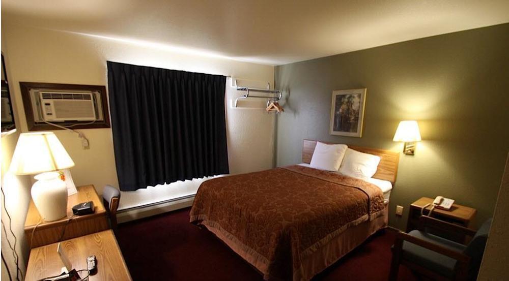 Love Hotels Staples By Oyo At Hwy 10 Mn Motley Δωμάτιο φωτογραφία